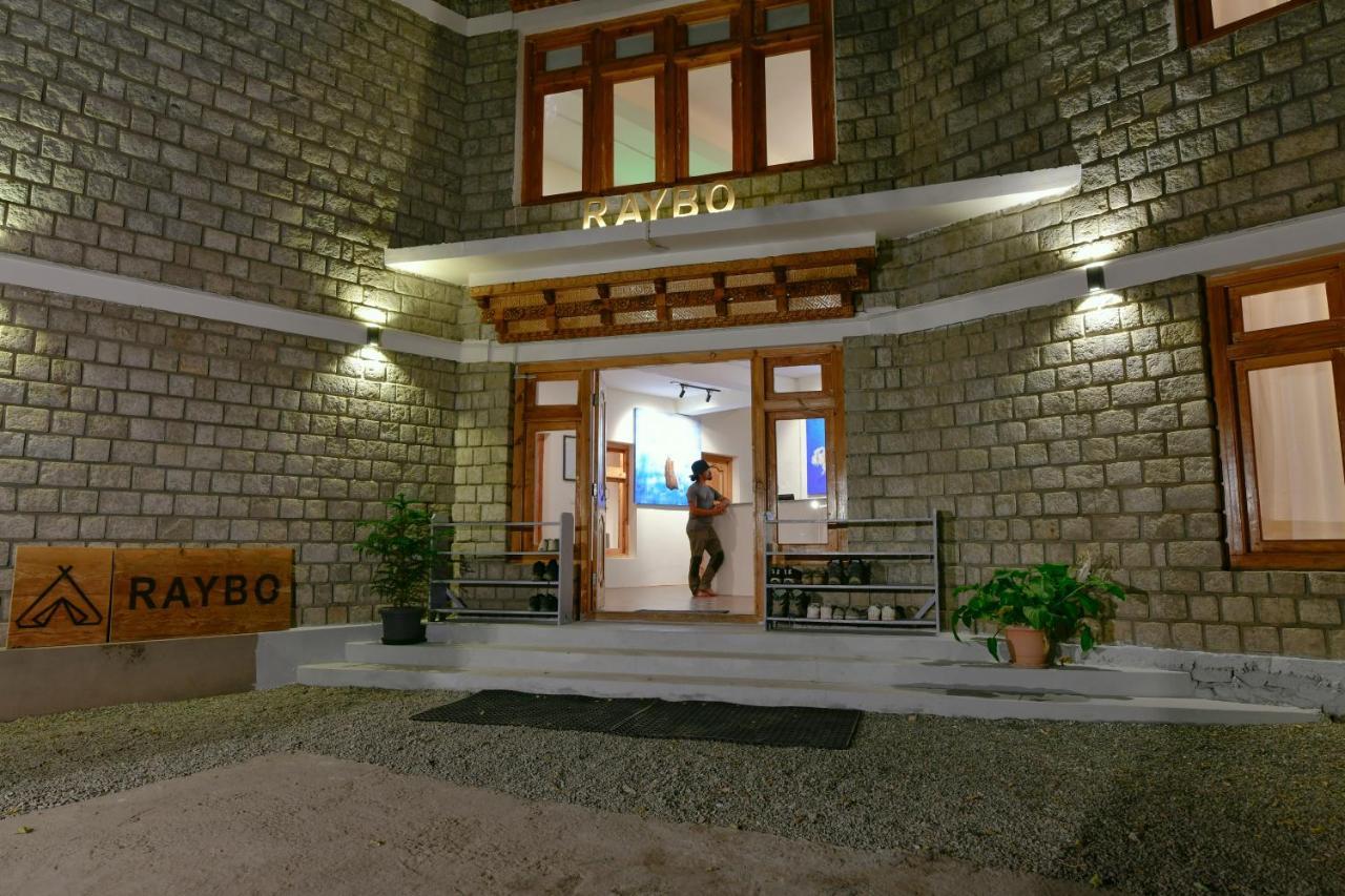 Raybo Hostel Лех Экстерьер фото