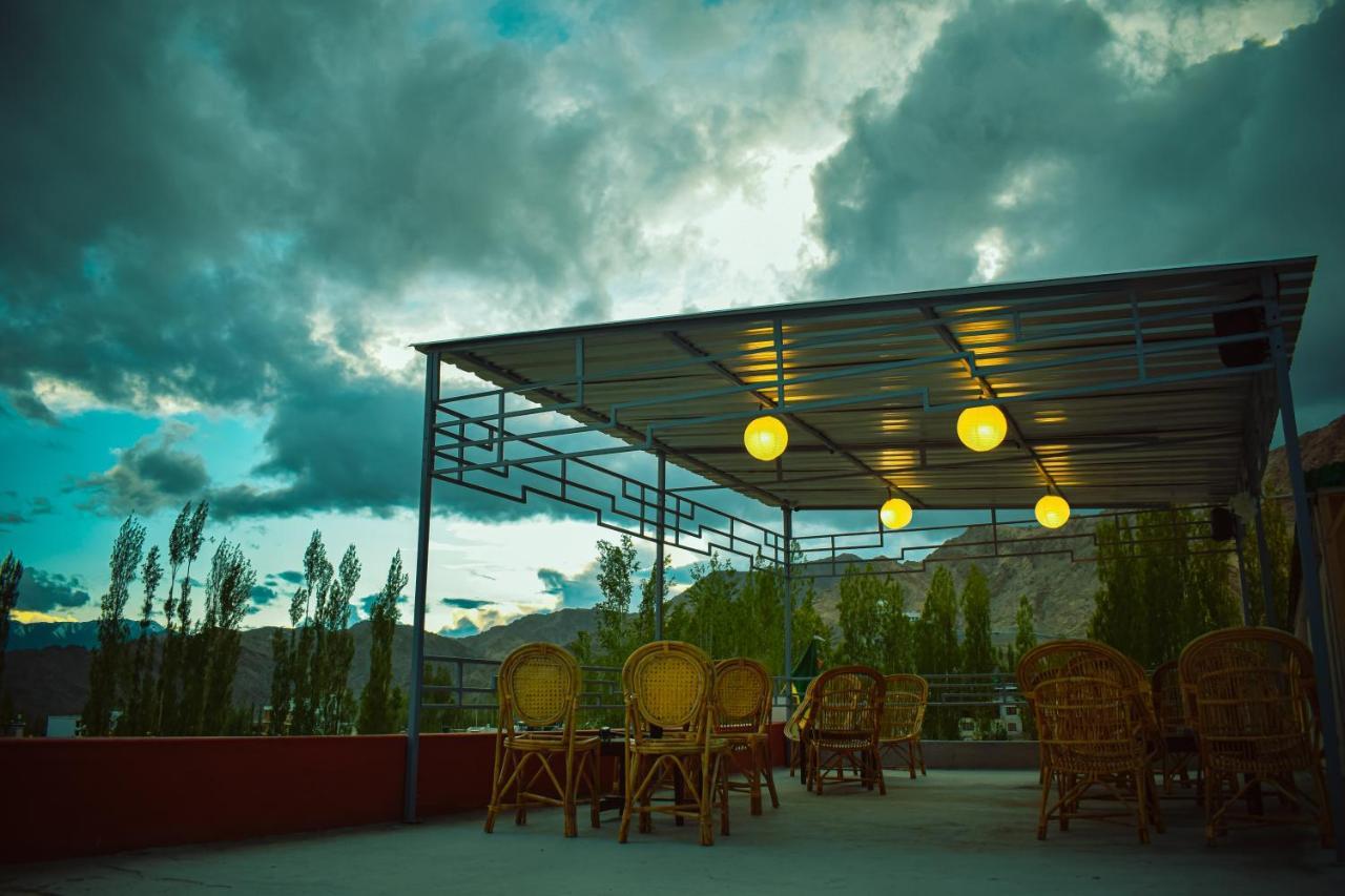 Raybo Hostel Лех Экстерьер фото