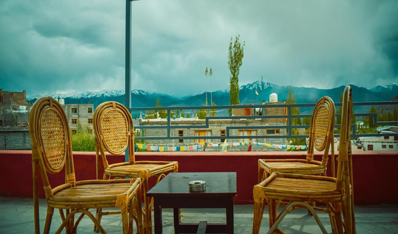Raybo Hostel Лех Экстерьер фото