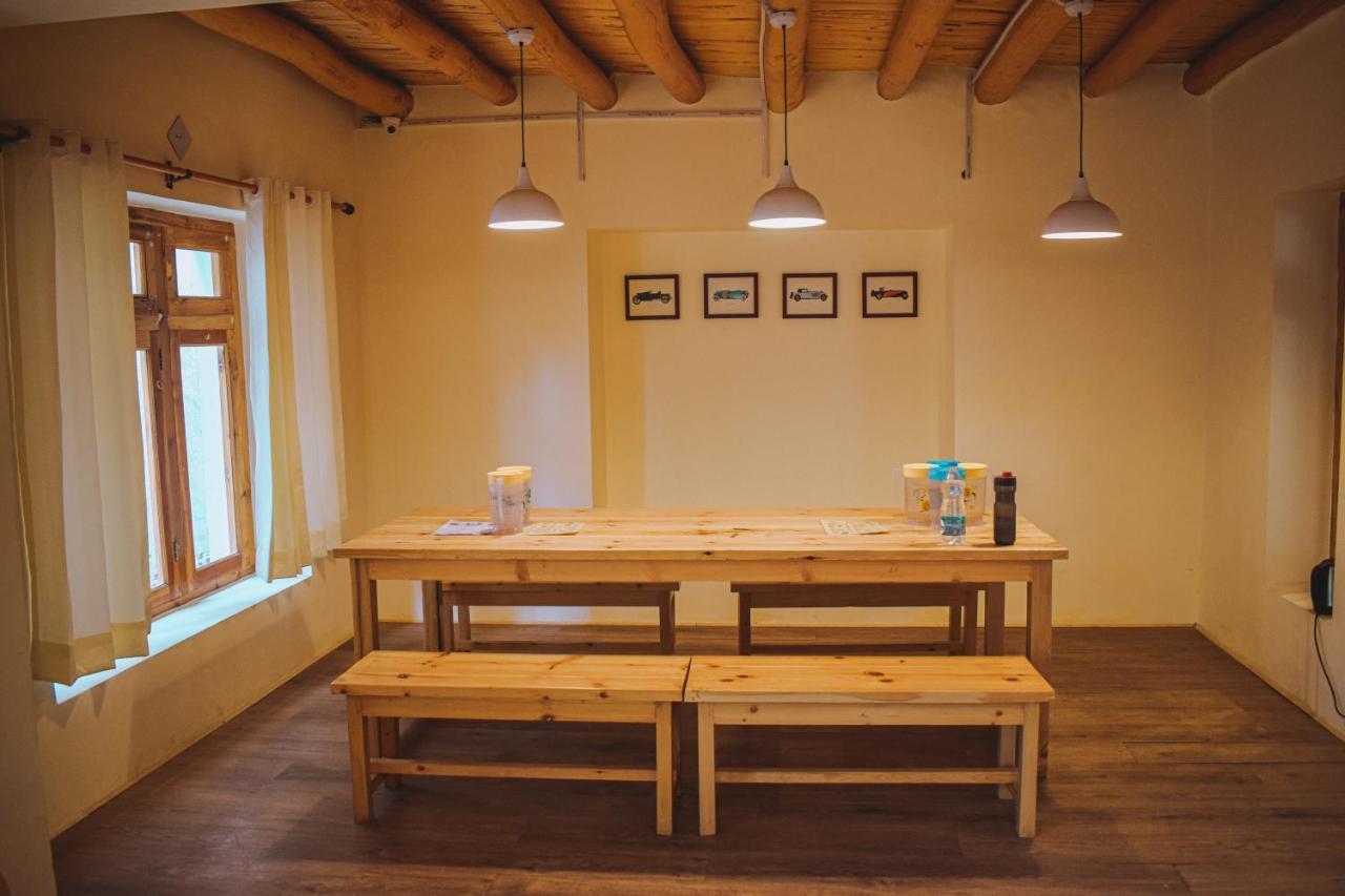 Raybo Hostel Лех Экстерьер фото