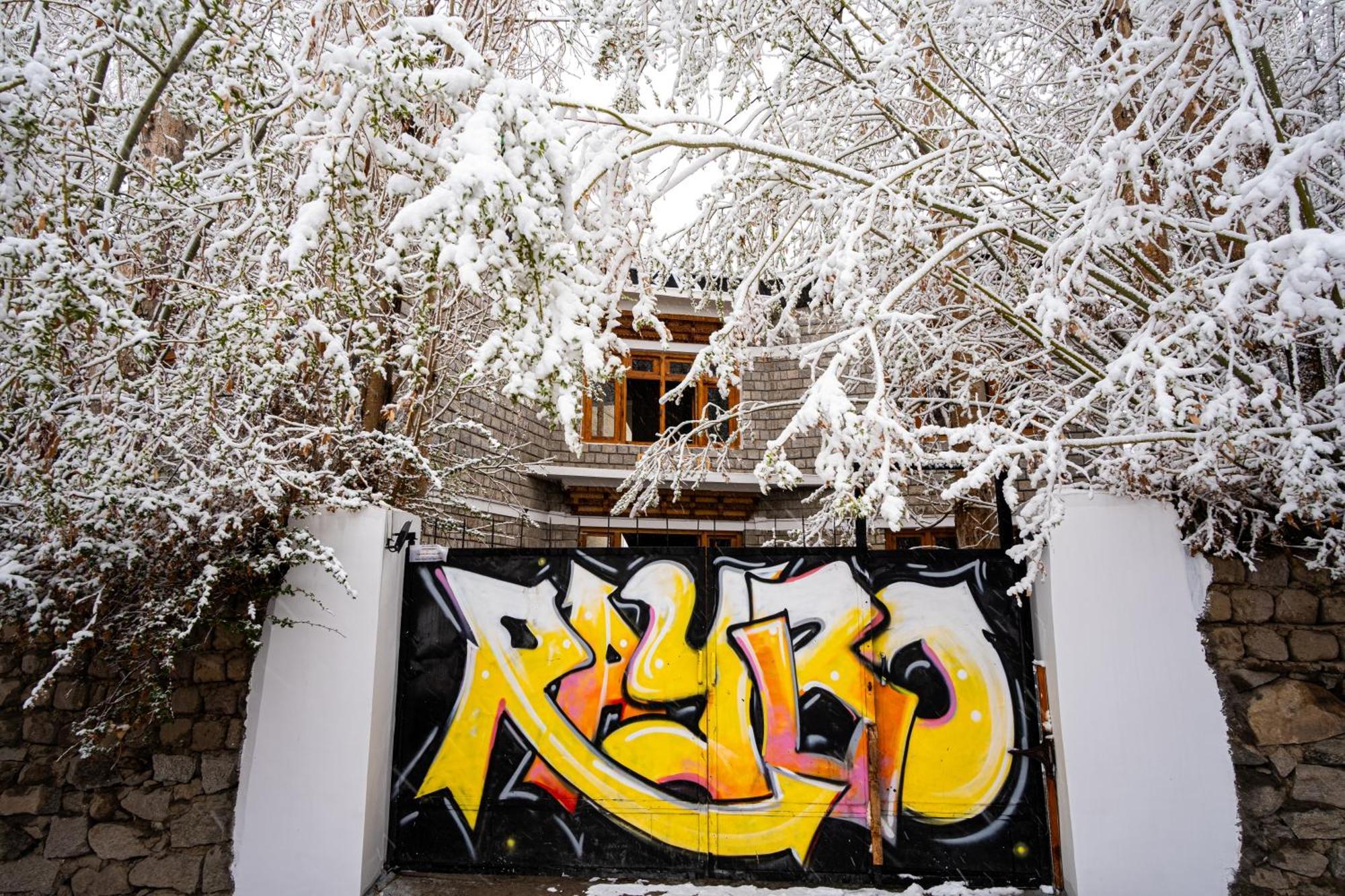 Raybo Hostel Лех Экстерьер фото